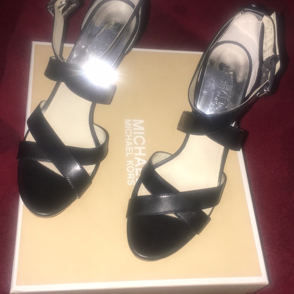 Michael Kors Heels - Picture 2 of 6